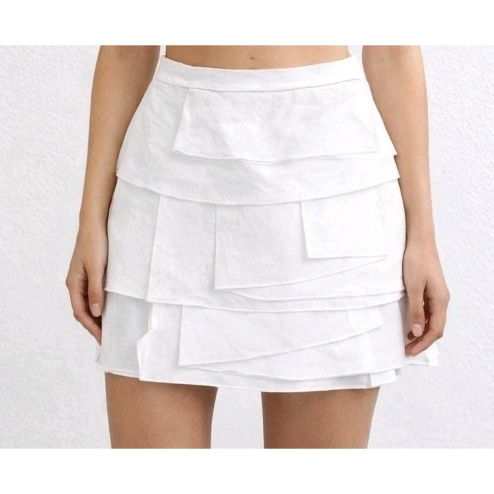 BCBG Max Azria Mini Skirt Women's 10 Ruffle Tiered Side Zip Lined Stretch White
